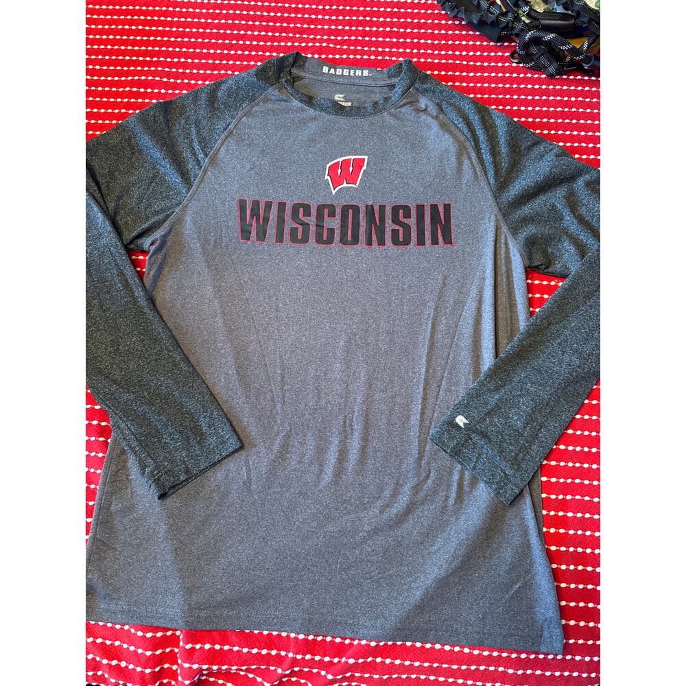 UNIVERSITY OF WISCONSIN BADGERS long sleeve shirt size L LARGE